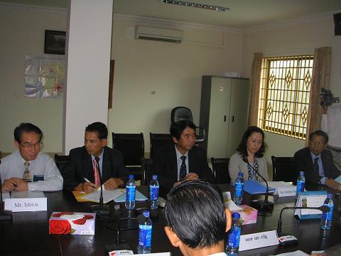 Photo 2. The officer from the Statistical Research and Training Institute (JICA Expert) attended.