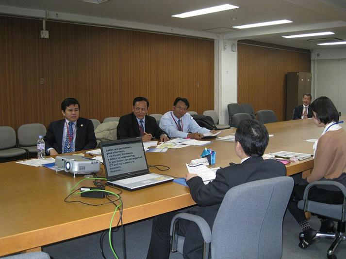 Photo 2. Training on Data Processing in Japan