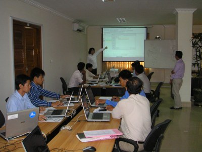Photo 1. JICA Expert, the officer of the National Statistics Center, delivers a lecture on EXCEL VBA to line ministries.