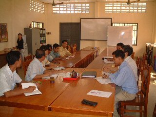 Discussion on local training at a provincial office.