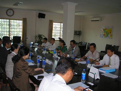 写真２　第７回合同調整委員会　カンボジア統計局側
