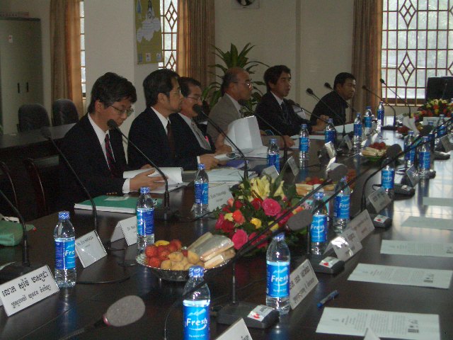 Photo 2. The officer from the Statistical Research and Training Institute (JICA Expert) attended.