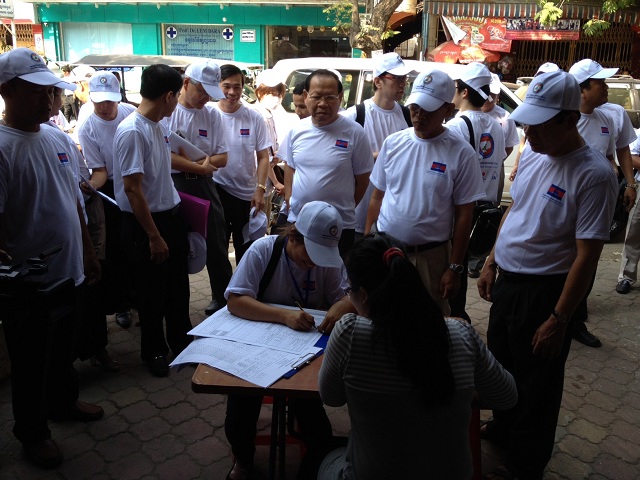 Senior Minister of Planning observed Enumeration I (Phnom Penh)