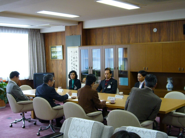 Photo 1. Courtesy Call on Director-General of the Statistics Bureau of Japan.