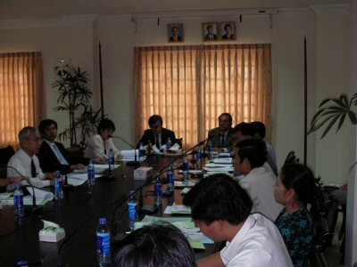 写真１　カンボジア統計局長主催でＪＩＣＡ事務所長、関係省庁等が出席