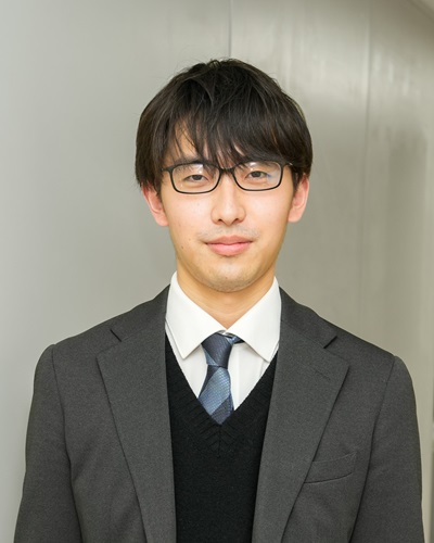 井手 健太